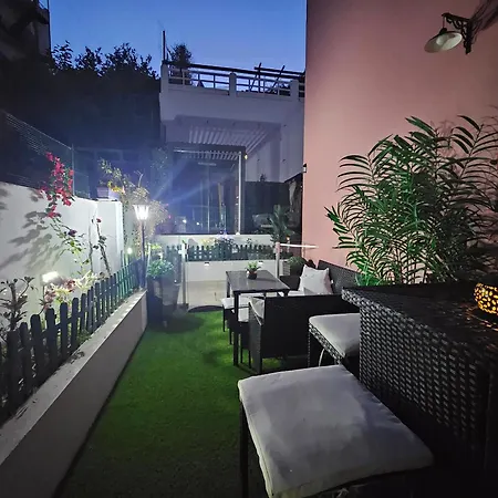 Double Bedroom In With Terrace Center Lizbona