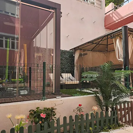 Kwatera prywatna Double Bedroom In With Terrace Center