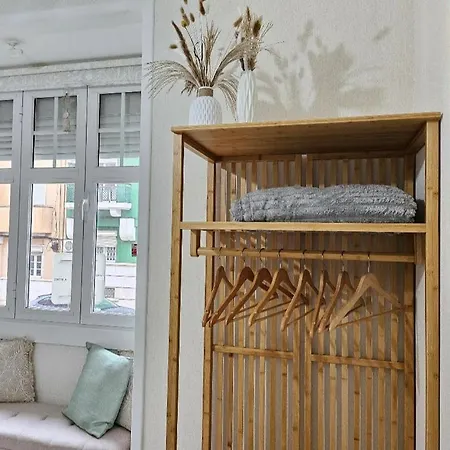 Kwatera prywatna Double Bedroom In With Terrace Center *