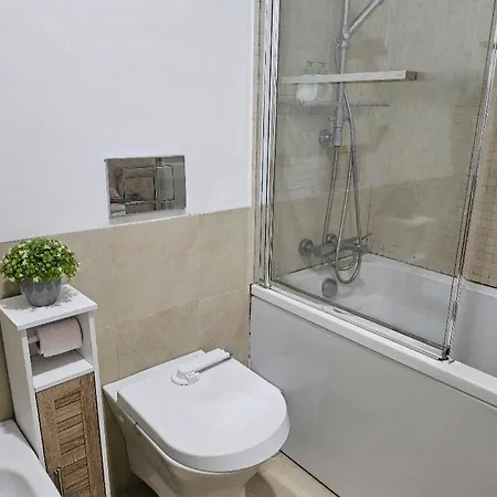 Kwatera prywatna Double Bedroom In With Terrace Center Lizbona